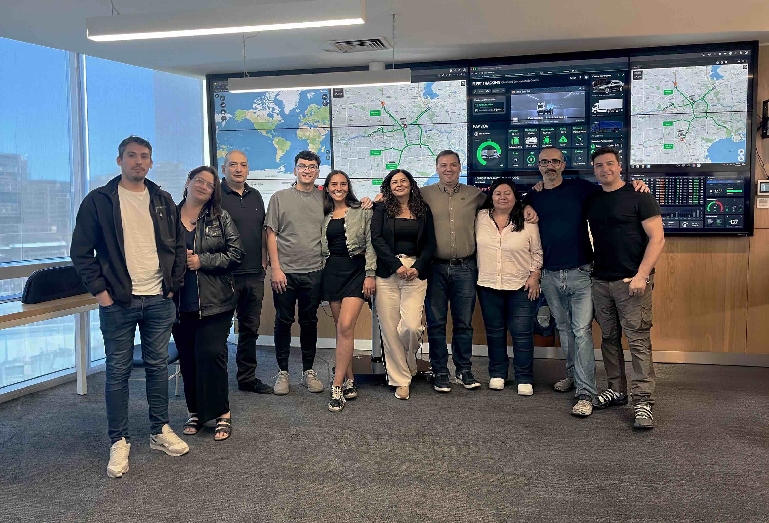 Equipo Trakion en centro de monitoreo